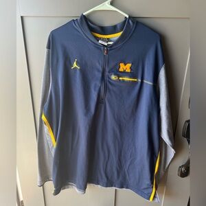 Men’s Nike Jordan 1/4 zip pullover size XXL.
Comes from a smoke & pet free home
